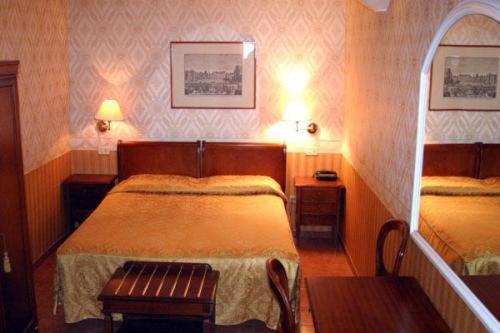 Hotel Varsavia Florence Kamer foto